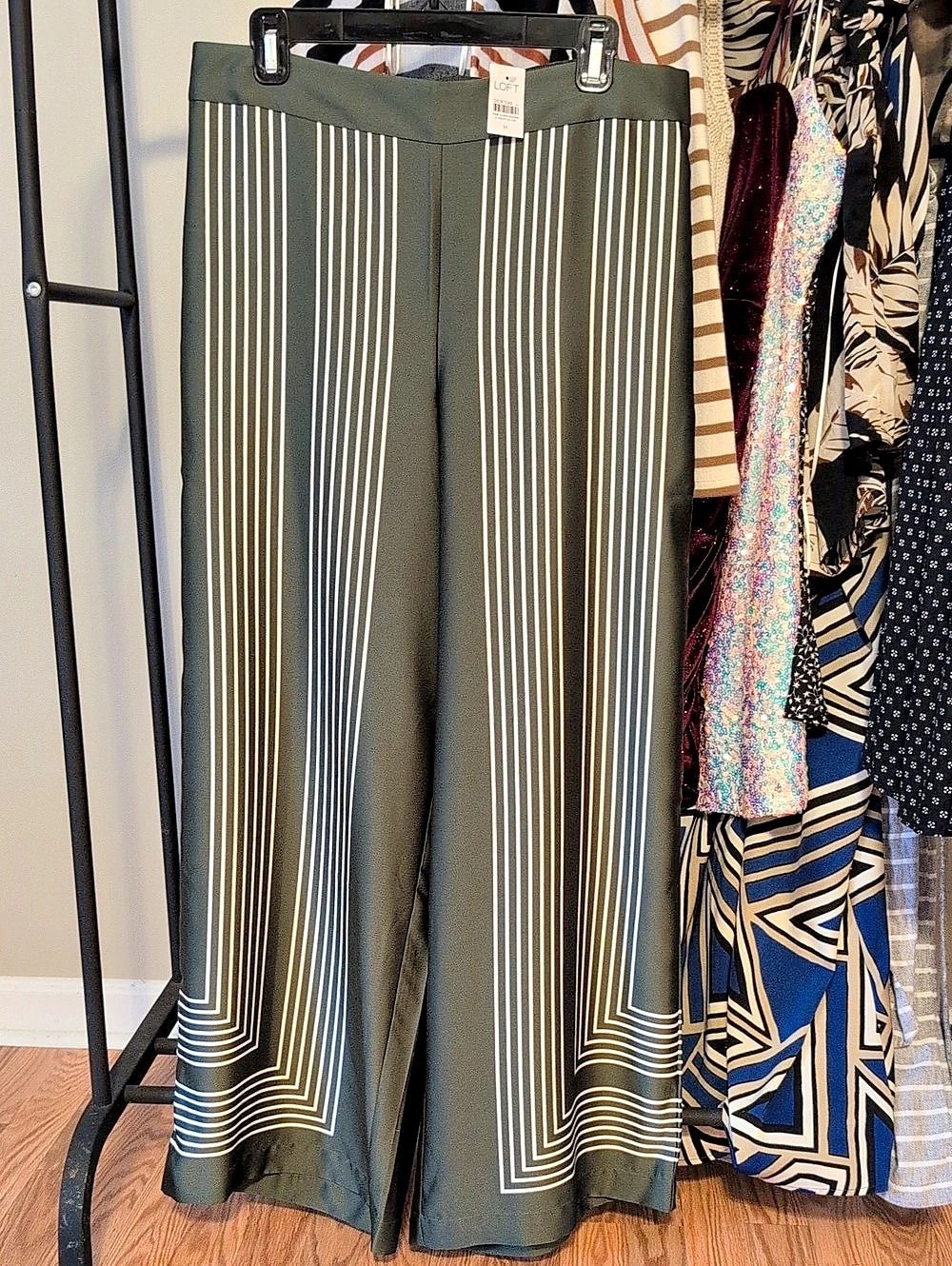LOFT Wide Leg Pants in Green & White Size Medium NWT